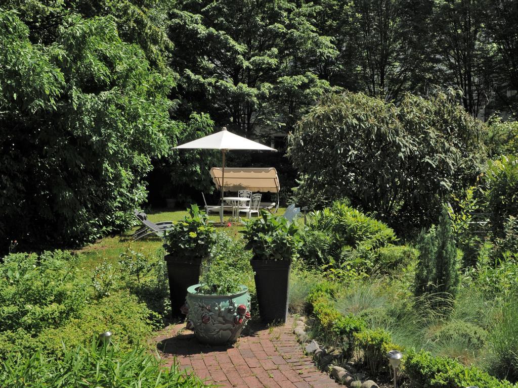 Villa Viktoria Dusseldorf Exterior photo